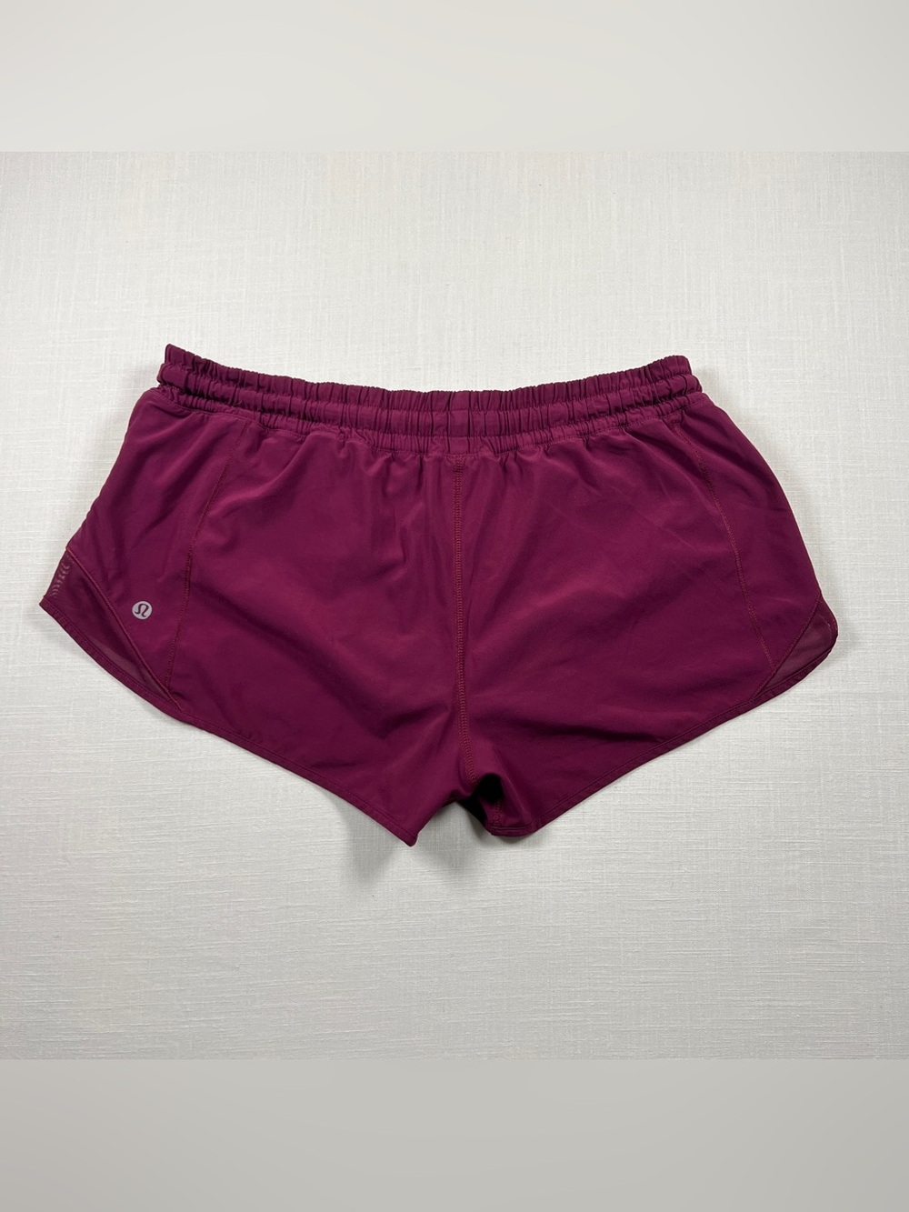 Lululemon Hotty Hot Short II 2.5” - Deep Luxe - Size 8 (Medium)